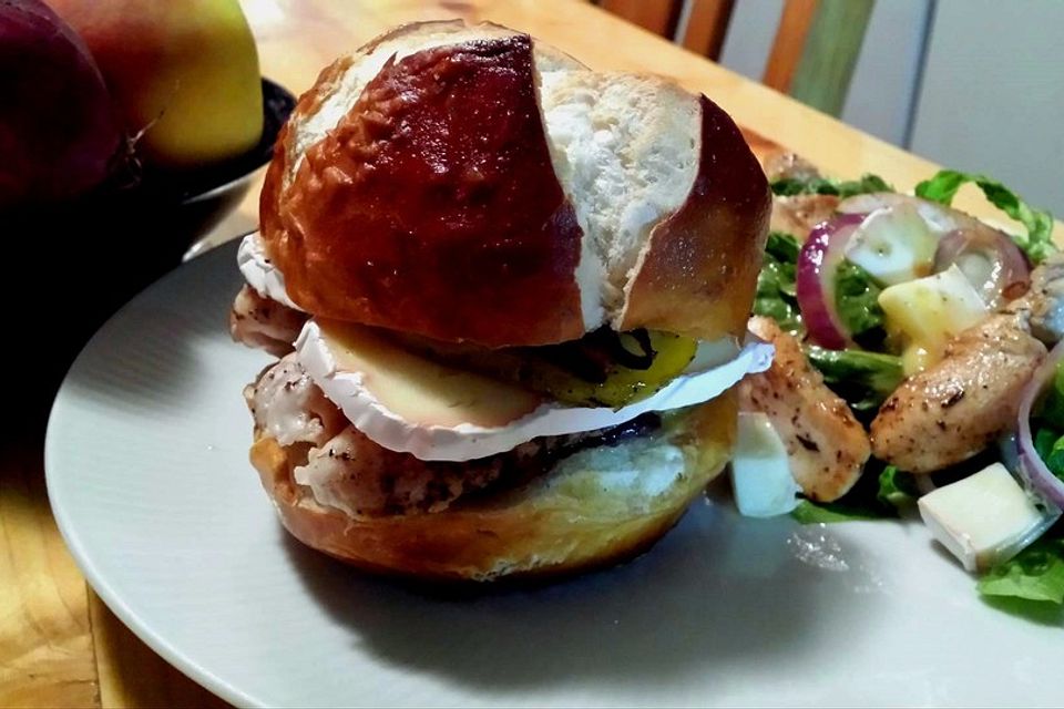 Apfel-Camembert-Chicken-Burger