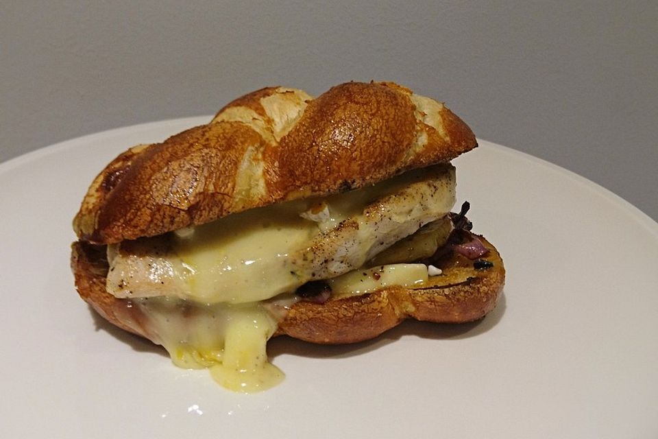 Apfel-Camembert-Chicken-Burger