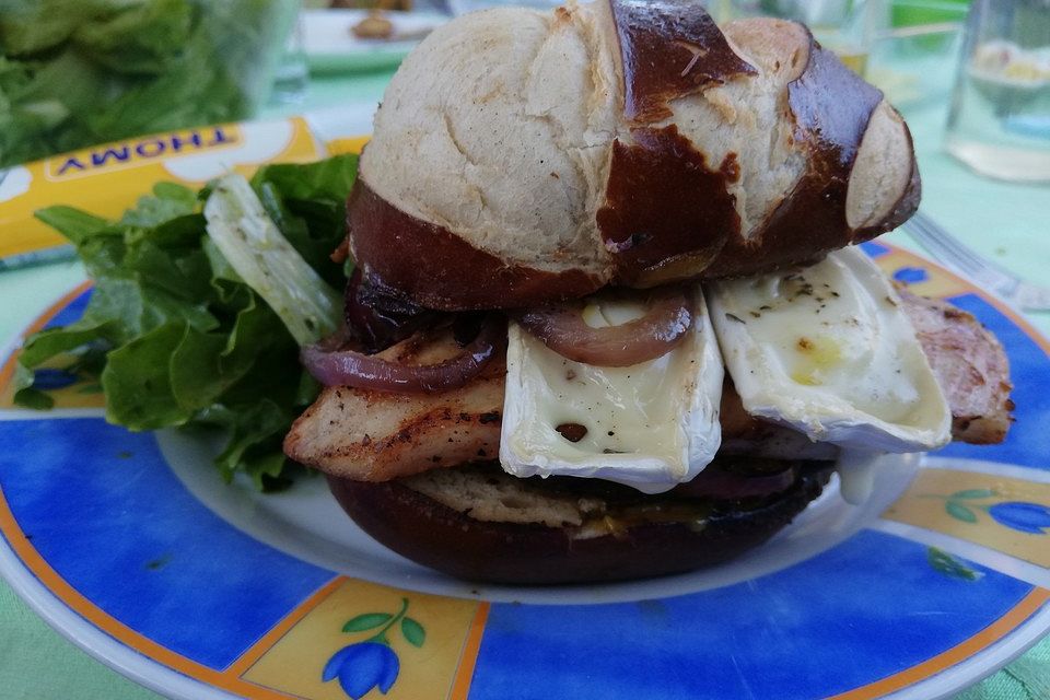 Apfel-Camembert-Chicken-Burger