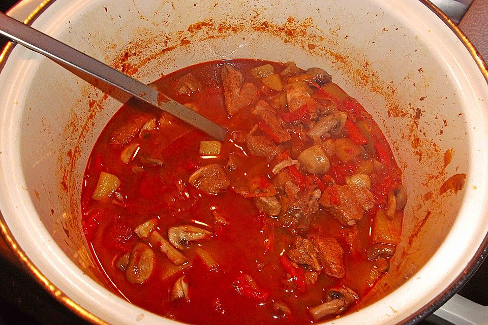 Puszta Gulasch mit viel Gemüse