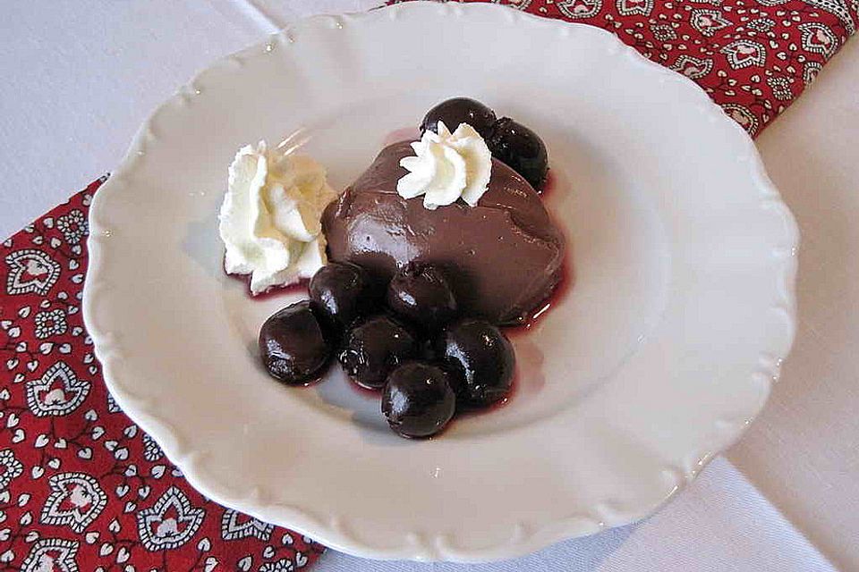 Rotwein-Kirsch-Dessert