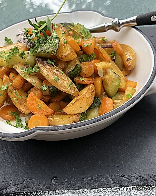Kartoffel-Zucchini-Karotten-Pfanne