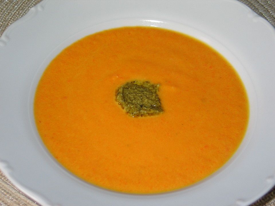 Möhren - Creme - Suppe mit Pesto von demelzea| Chefkoch