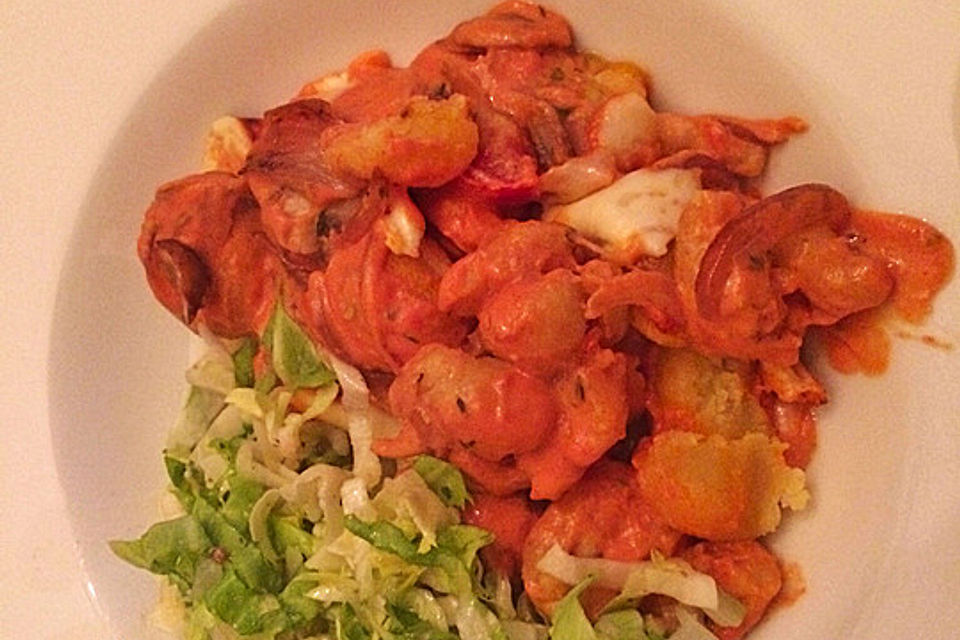 Überbackene Gnocchi mit Kräutertomatensoße und Champignons