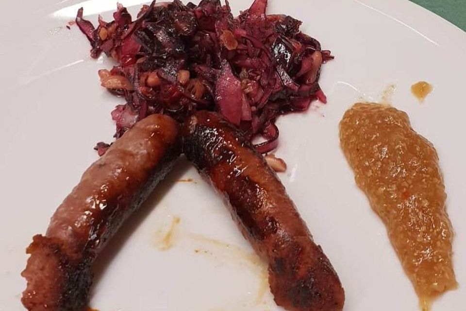 Wildbratwurst mit Kastanien