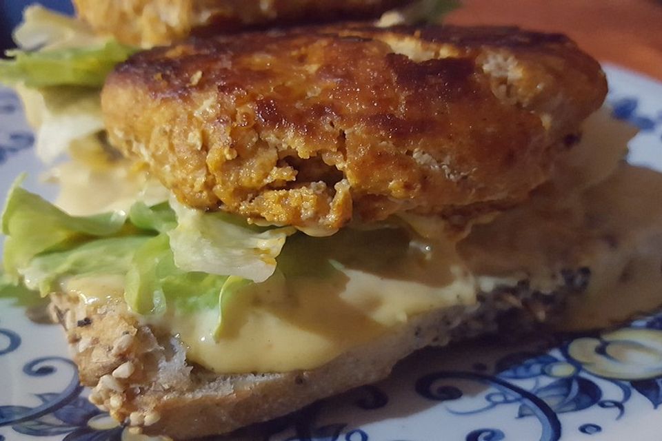 Lachsburger mit Sweet-Chili-Mayonnaise