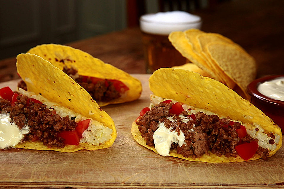 Mais-Tacos mit Kokos-Limettenreis und Hackfleisch