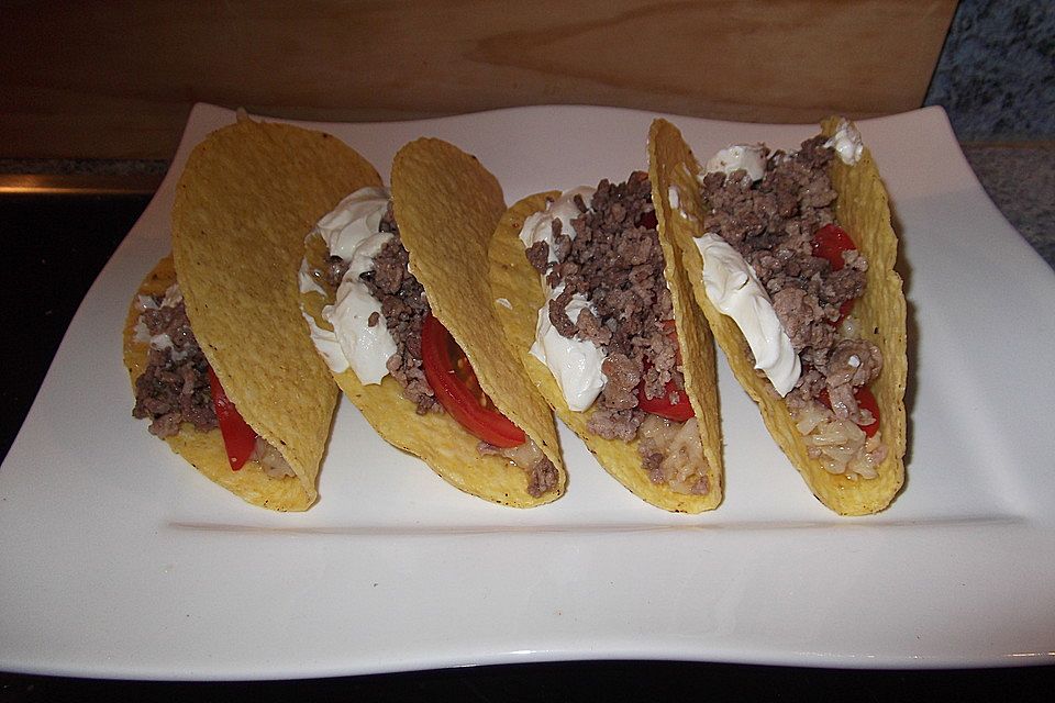 Mais-Tacos mit Kokos-Limettenreis und Hackfleisch