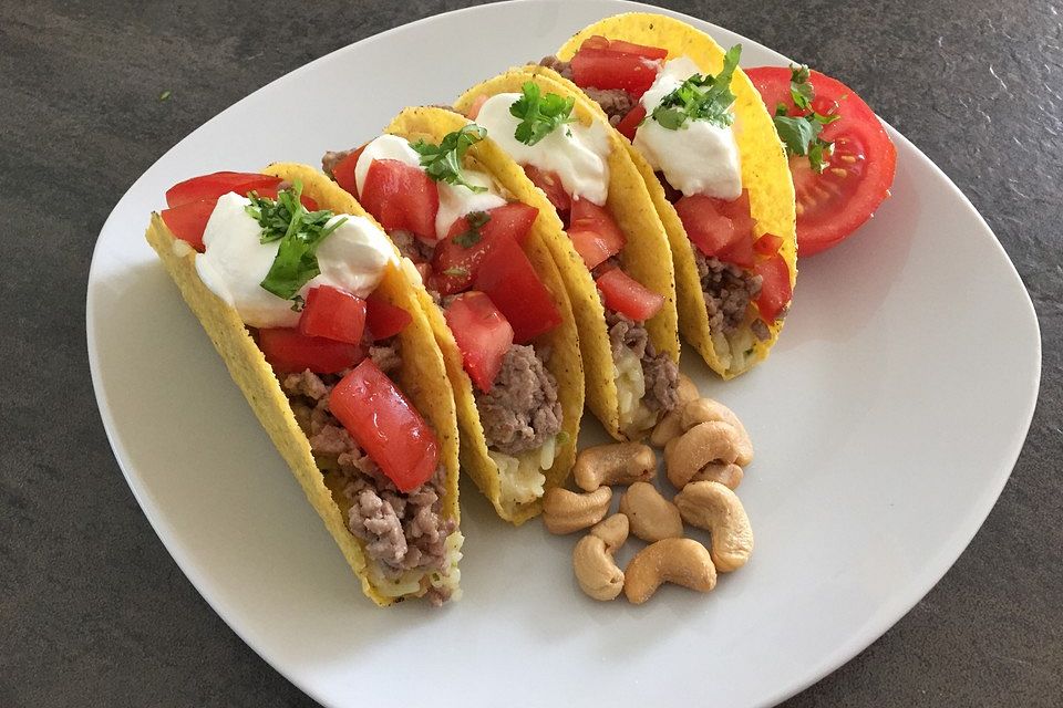 Mais-Tacos mit Kokos-Limettenreis und Hackfleisch