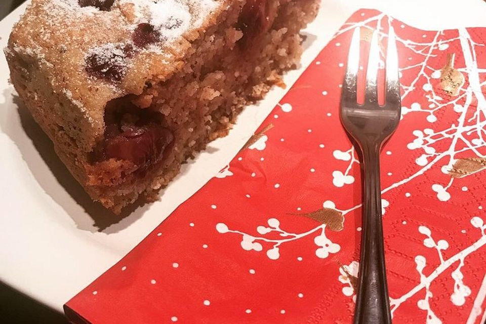 Veganer Zwetschgen-Grieß-Nuss-Kuchen