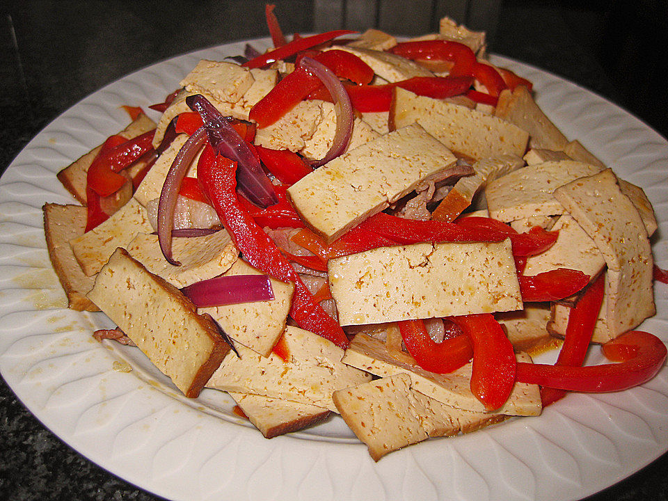 Gebratener Tofu mit Paprika im Wok von chinakoch| Chefkoch