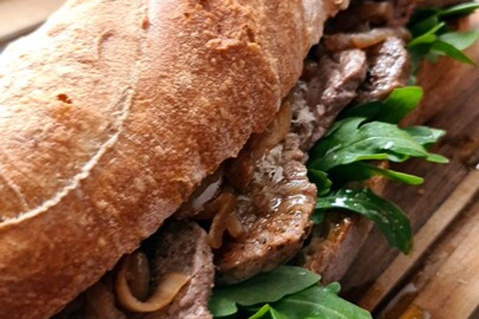 Steaksandwich mit Zwiebelmarmelade