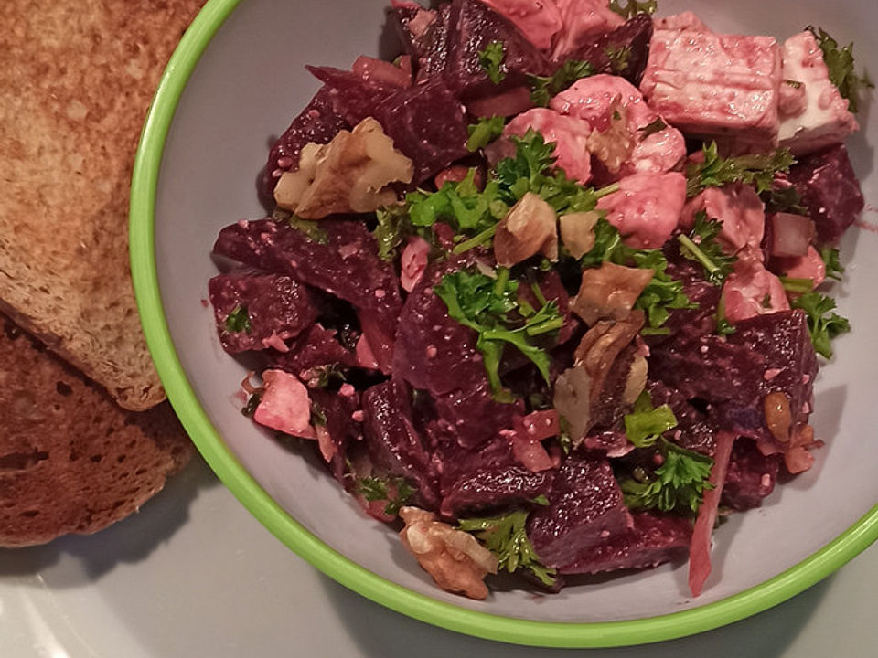 Rote Bete Salat mit Feta und Walnüssen von MrGeographicus | Chefkoch