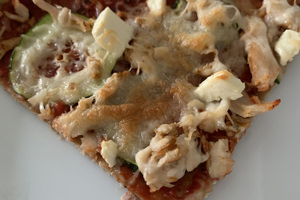 Mediterrane Thunfischpizza ohne Mehl