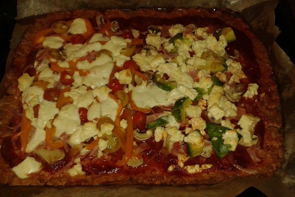 Mediterrane Thunfischpizza ohne Mehl