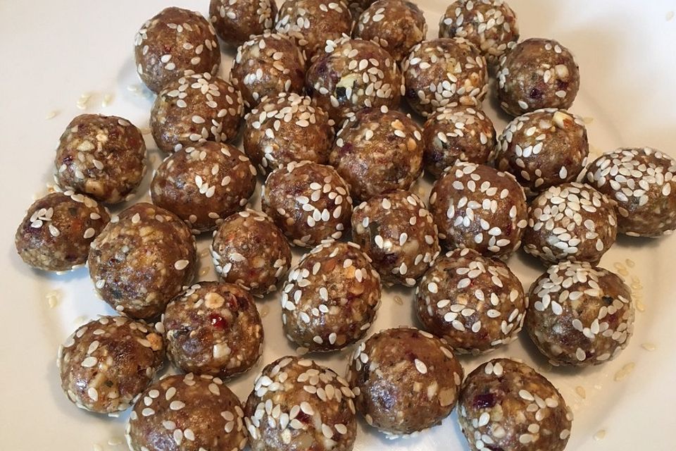 Raw Energy Balls