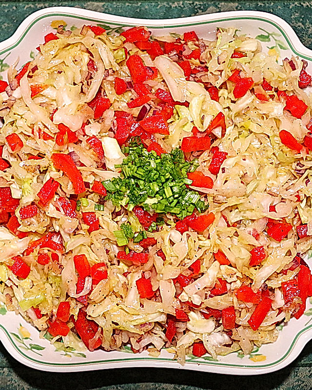 Spitzkohl-Paprika-Salat