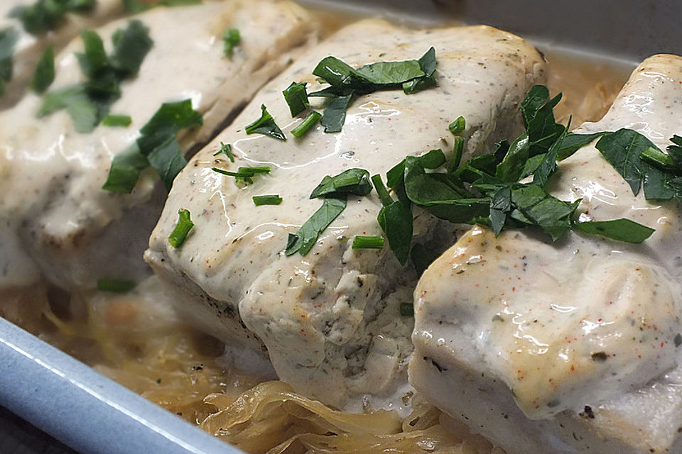 Fischfiletauflauf mit Sauerkraut und Kartoffeln