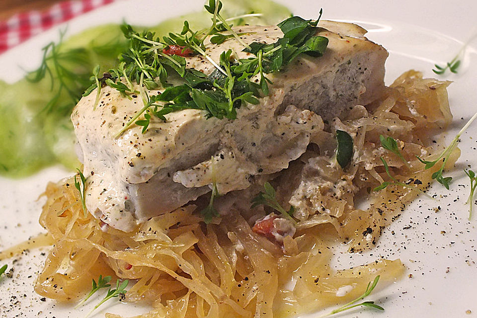 Fischfiletauflauf mit Sauerkraut und Kartoffeln