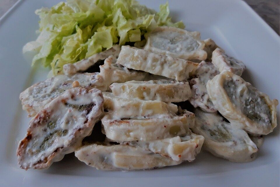 Gebratene Maultaschen mit Tomaten und Ziegenkäse