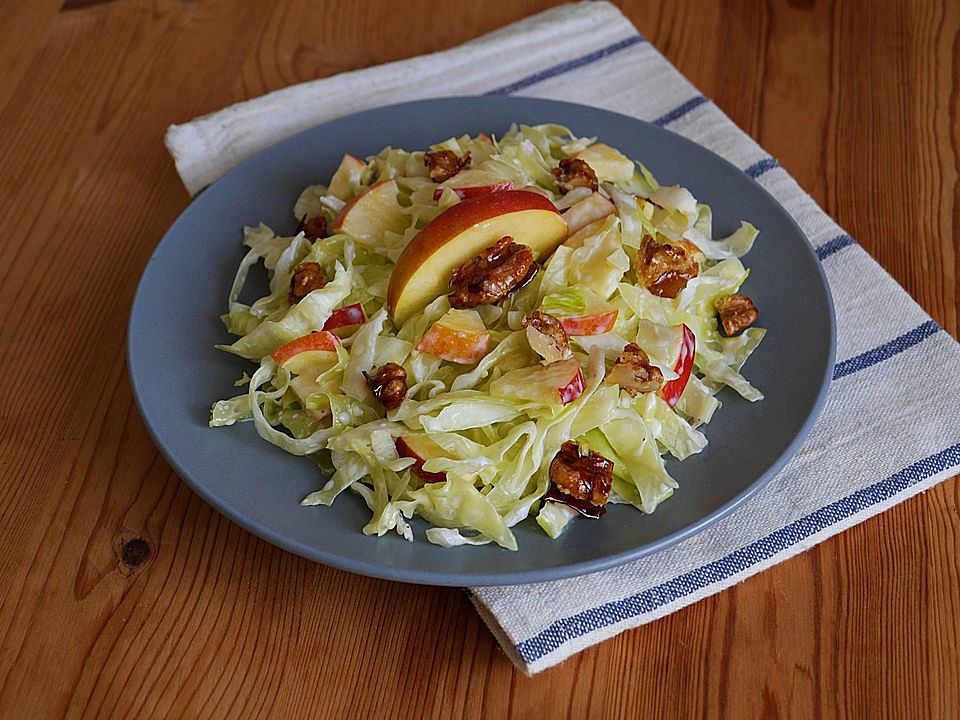 Spitzkohl-Apfel-Walnuss-Salat von maruschena| Chefkoch