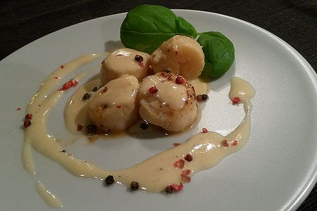 Jakobsmuscheln auf Meerrettich-Pfeffersauce von agnusdie | Chefkoch