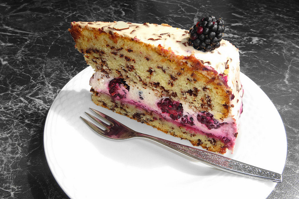 Brombeer-Stracciatella-Torte