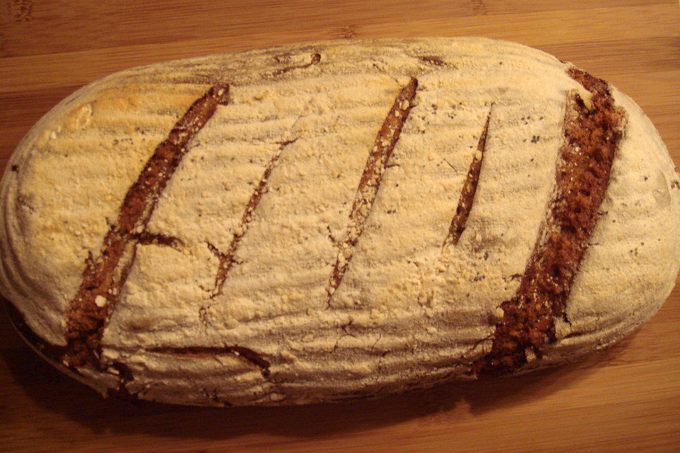 Traditionelles Roggenbrot mit Sauerteig