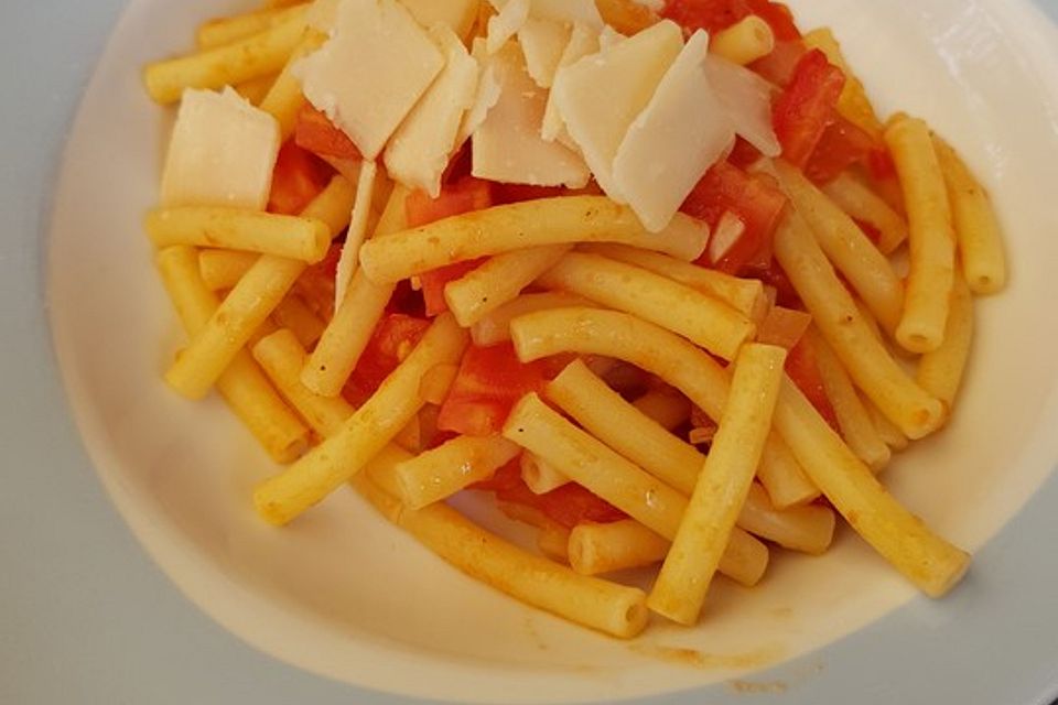 Pasta mit frischen Tomaten