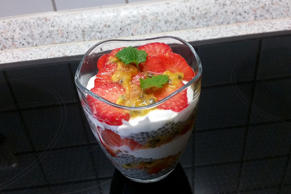 Chia-Samen-Pudding mit Obst