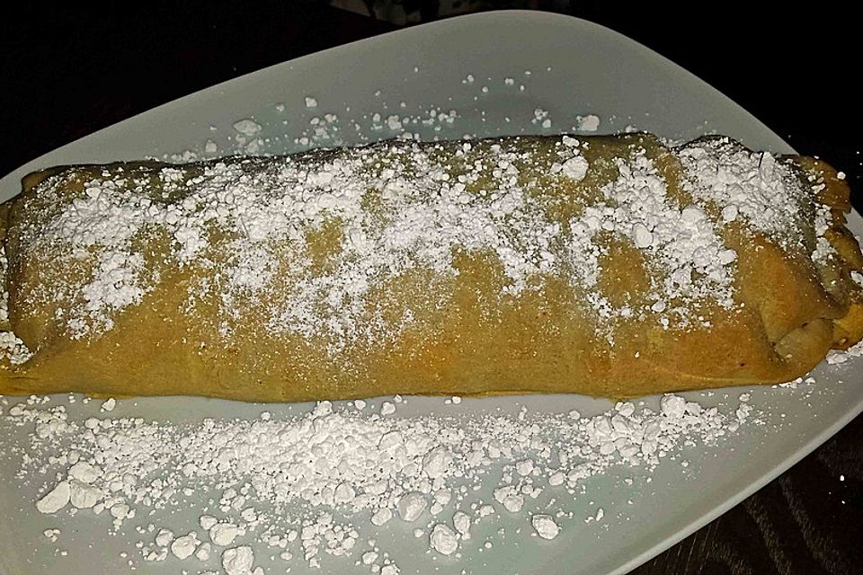 Apfelstrudel nach Omas Art Apfelstrudel nach Omas Art