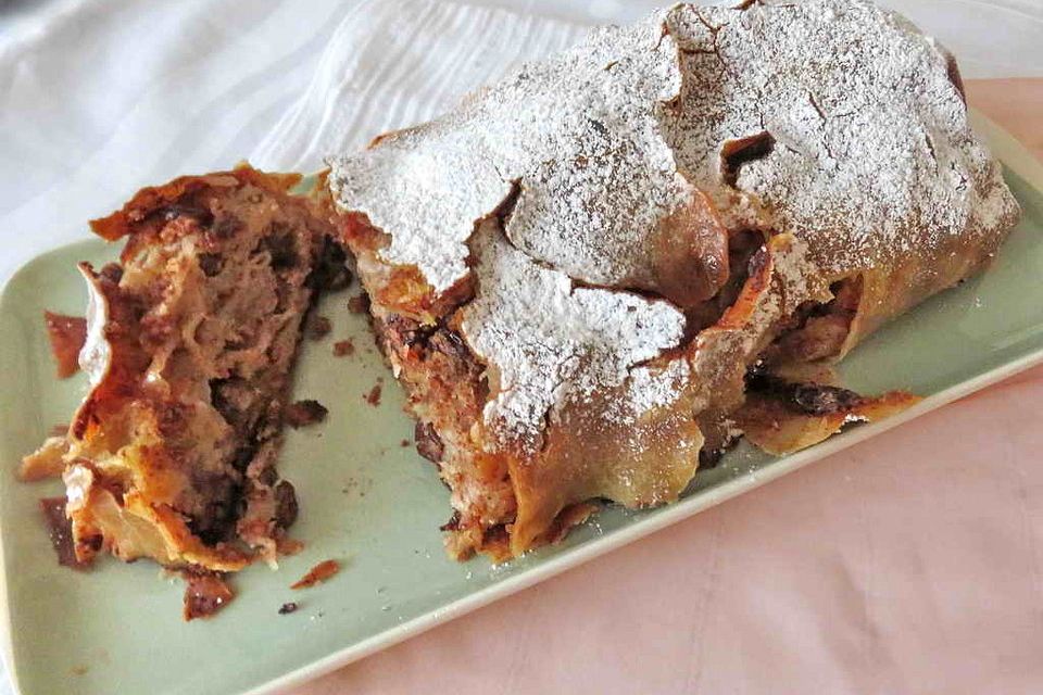 Apfelstrudel nach Omas Art