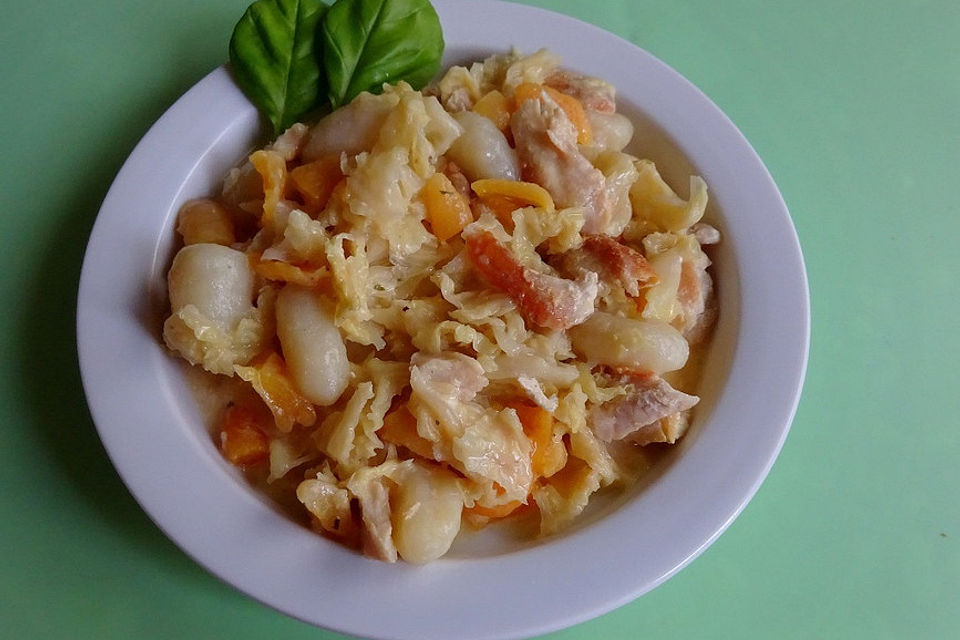 Wirsingpfanne mit Hähnchen und Gnocchi