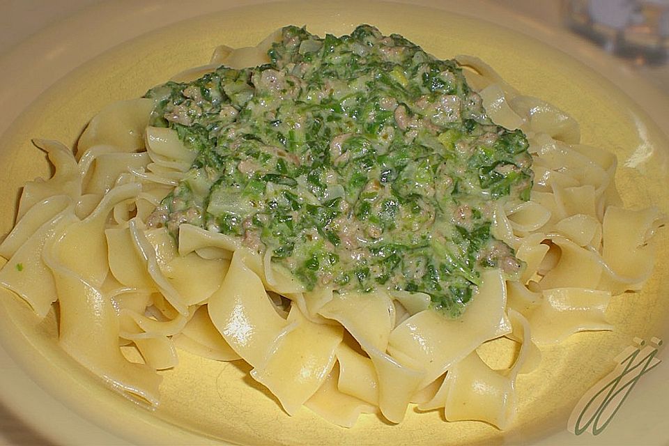 Hackfleischspinatsauce