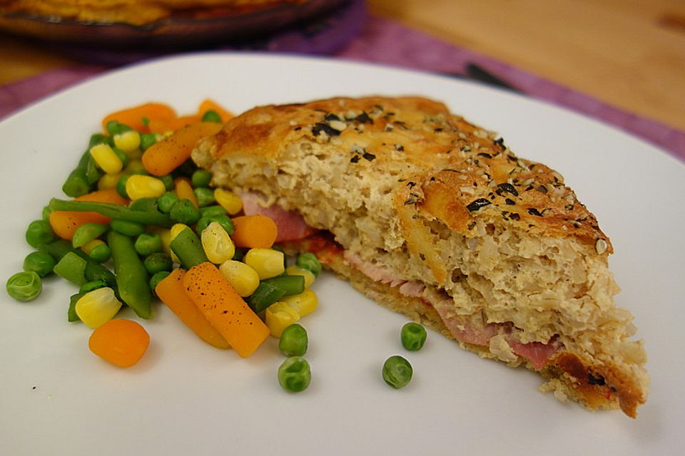 Reistorte mit Schinken und Käse