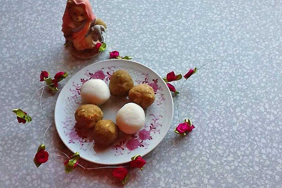 Besan Ke Laddu/Ladoo  -  Kichererbsenmehl-Bällchen