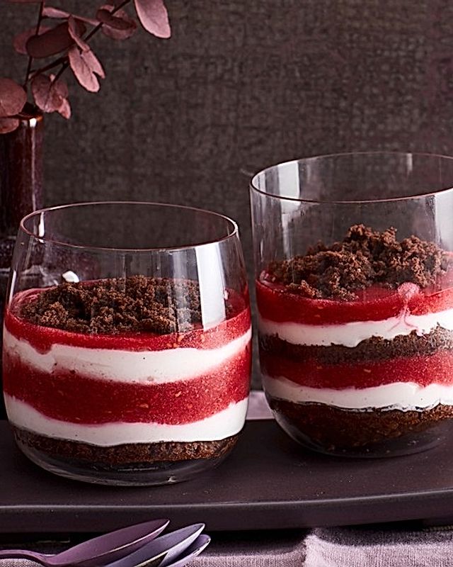 Lebkuchen-Himbeer-Dessert im Glas