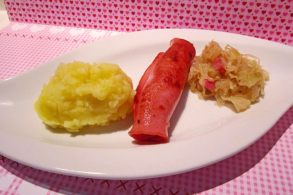 Leberkäserollen mit Sauerkraut