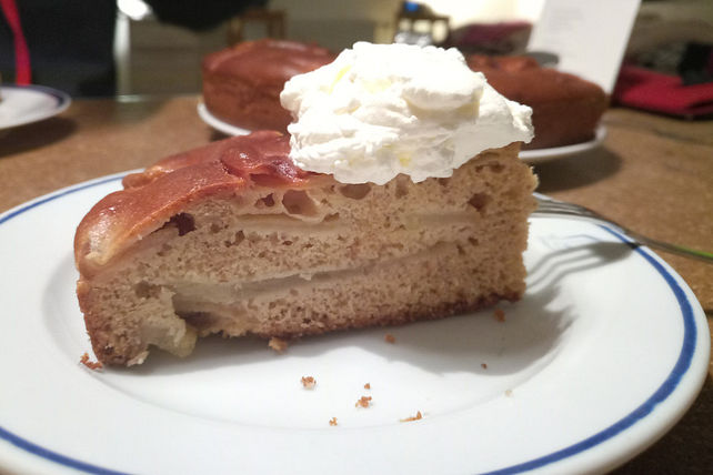 Birnen-Apfel-Kuchen mit Rum und Mandeln von riga53| Chefkoch