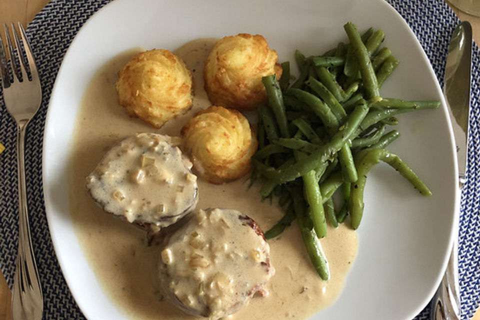 Schweinefilet mit Gorgonzola-Weißwein-Sauce