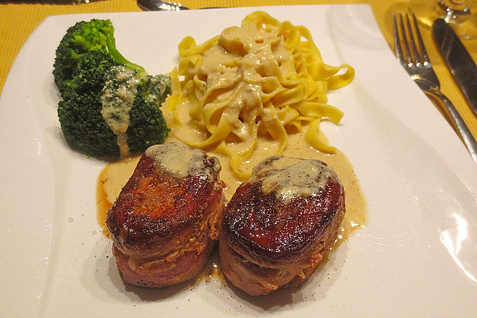 Schweinefilet mit Gorgonzola-Weißwein-Sauce