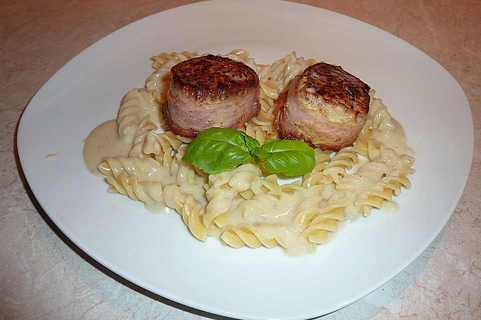 Schweinefilet mit Gorgonzola-Weißwein-Sauce