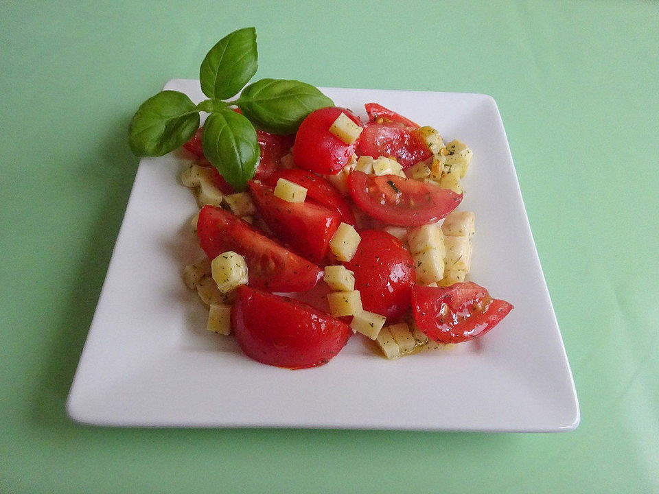 Vegetarischer Tomaten-Käse-Salat von Hobbykoch678| Chefkoch