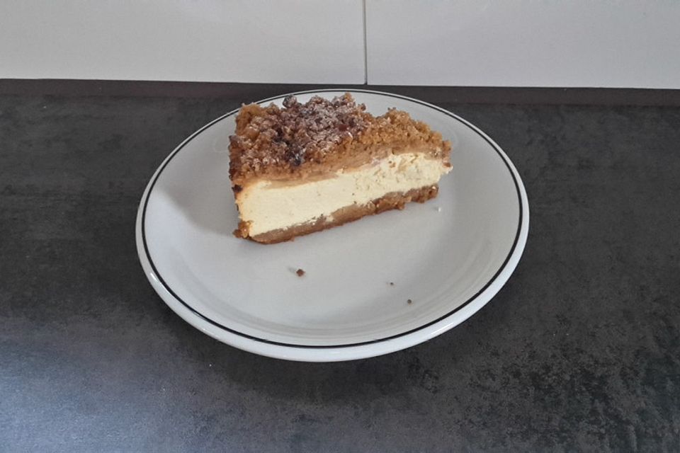 Apple-Crumble-Cheesecake