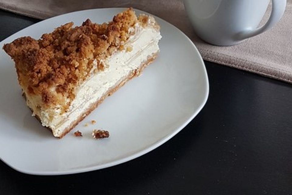 Apple-Crumble-Cheesecake