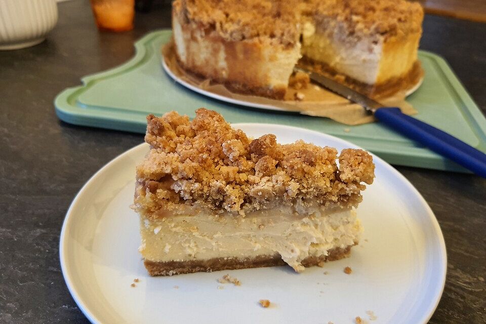 Apple-Crumble-Cheesecake