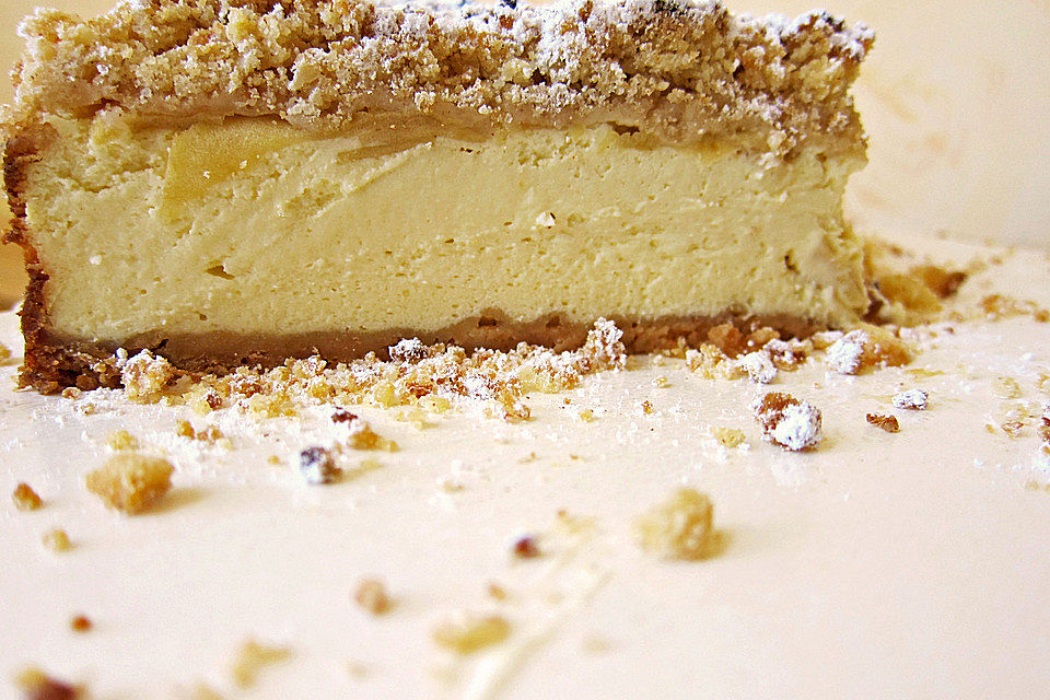 Apple-Crumble-Cheesecake