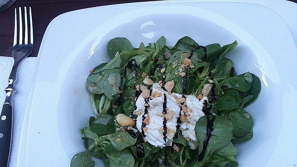 Feldsalat Mit Ziegenkase Und Honig Senf Sauce Von Balandur Chefkoch