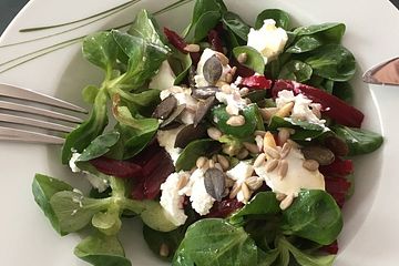 Feldsalat Mit Ziegenkase Und Honig Senf Sauce Von Balandur Chefkoch