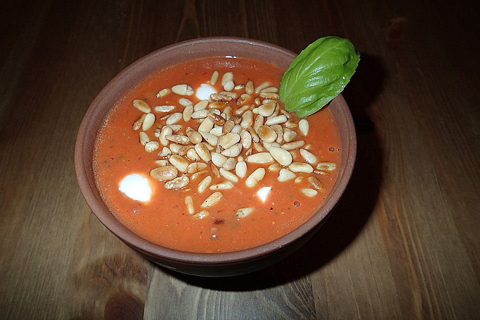 Tomaten-Mozzarella-Suppe